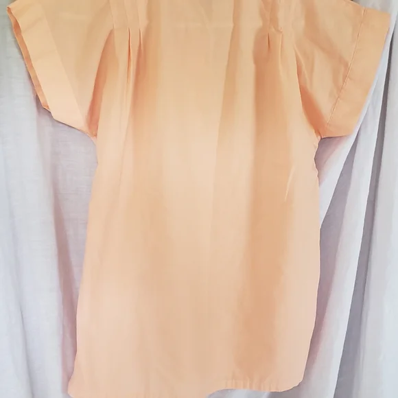 VTG Elegant Peach Women's Blouse. Short sleeve. Light weight. - Picture 2 of 4